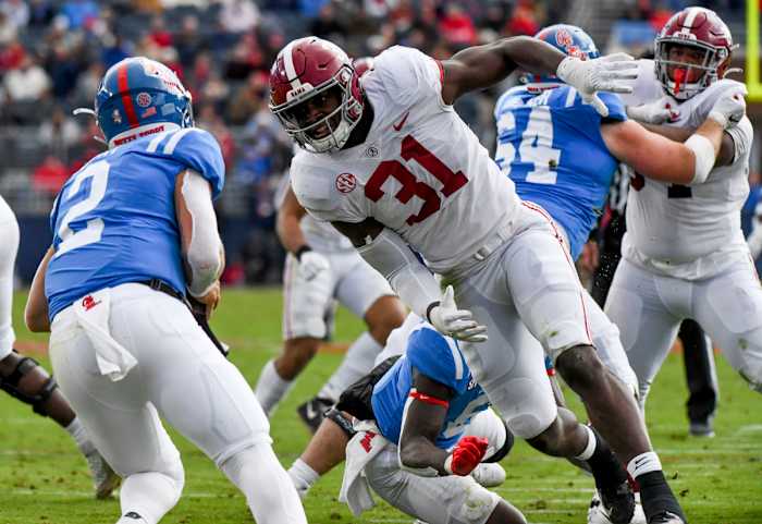 Nov 12, 2022; Oxford, Mississippi, USA; Alabama linebacker Will Anderson Jr. (31) pressures Ole Miss quarterback Jaxson Dart (2) at Vaught-Hemingway Stadium.